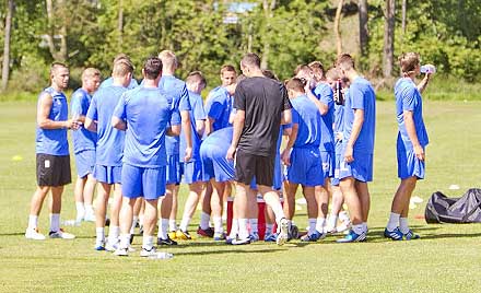 SQUAD IN BREAK FROM TRAINING