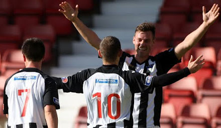 Dunfermline Athletic v Livingston Irn Bru First Division East End Park 22 September 2012Andy Barrowman celebrates his first goal (c) Craig Brown 