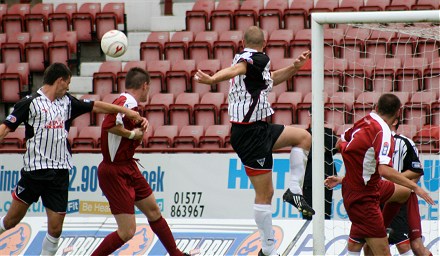 Steven Bell scores v Arbroath