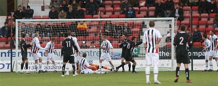 Airdrie score v Dunfermline 1-0