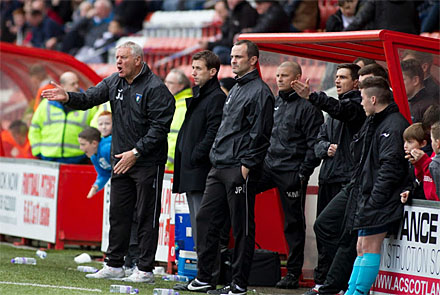 Pars dugout at Excelsior