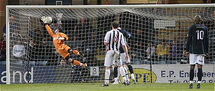 Goal: 03/01/09 Dundee 1 Dunfermline 0