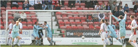 St Johnstone celebrate opening goal 11.04.09