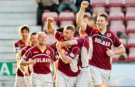 Kevin McKinlay leads the Stenny celebration