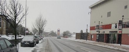 Halbeath Road at noon