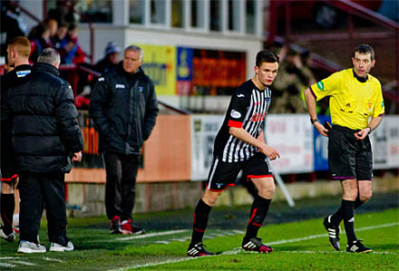 Lawrence Shankland replaces Ryan Thomson