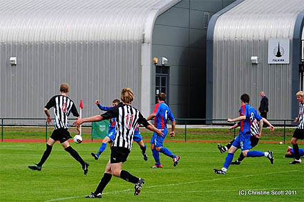 Allan Smith shoots Dunfermline ahead