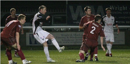 Andy kirk scores the winner at Stenhousemuir