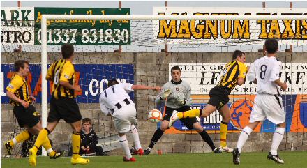 Joe Cardle shoots East Fife