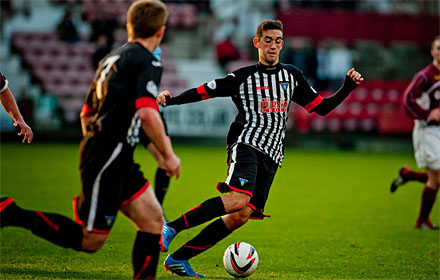 Shaun Byrne prepares to shoot