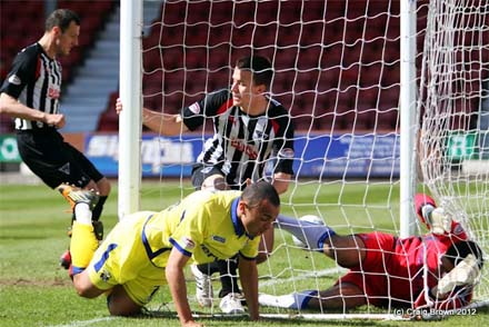 Paul Willis scores v Kilmarnock