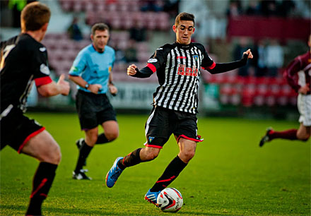 Shaun Byrne prepares to shoot