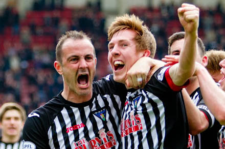 Lewis Martin scores v Rangers