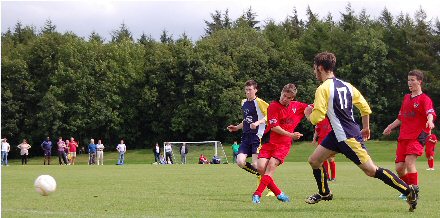 Steven Leslie makes it 2-1