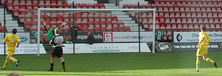 Steven Leslie scores Pars third goal