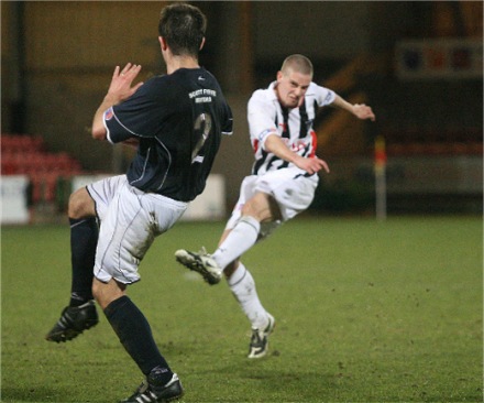 Calum Woods equalises v Dundee 31/03/09