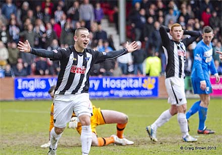 Dunfermlin?e Athletic v Airdrie Irn Bru First Division East End Park 04 May 2013; Ryan Wallace appeals for a penalty (c) Craig Brown 