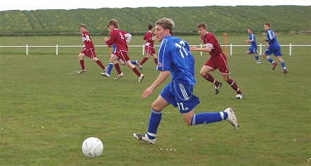 Ricky Hall makes a break v Arbroath 13/04/08