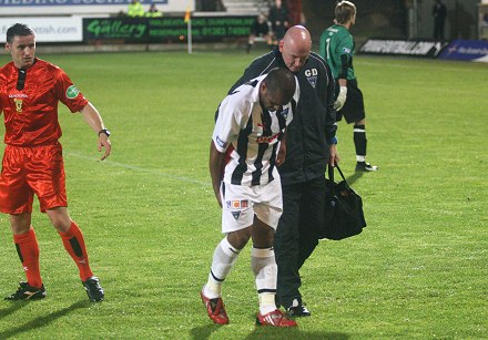 Kevin Harper limps off 26/08/08