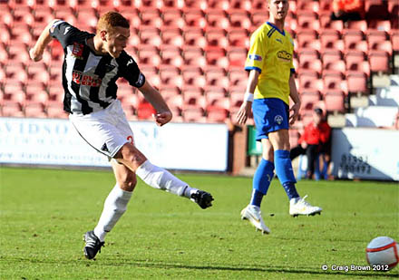 Ryan Thomson chance v Morton