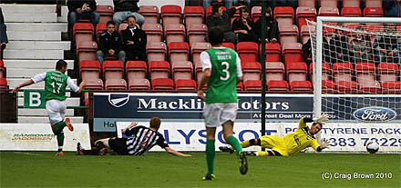 Sproule hits Hibs ahead