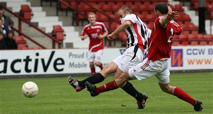 Graham Bayne shoots v Ross County