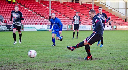 Ryan Wallace penalty attempt