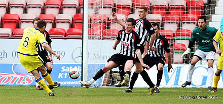 Liam Kelly scores for Kilmarnock