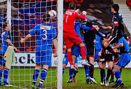 Pars equalise v Stranraer