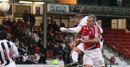 Graham Bayne heads in the equaliser 21/02/09