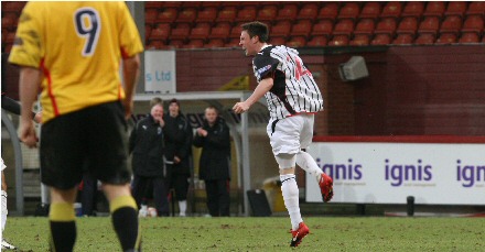 Joe Crdle celebrates goal