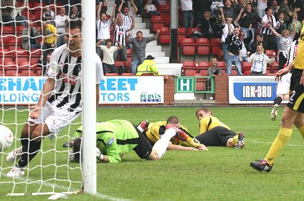 Goal: Dunfermline 1 Livingston 1