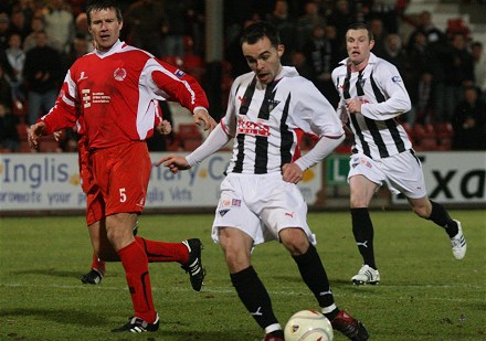 Nick Phinn scores v Clyde