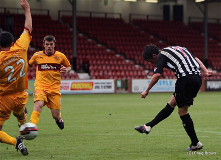 Joe Cardle nets Dunfermline`s second ~ 2-3