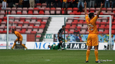 Motherwell&#039;s Michael Higdon makes it 4-2