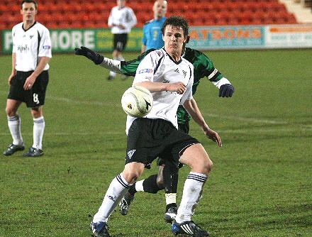 Gary MacLachlan in friendly v San Juan