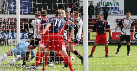 Dunfermline score 1-0