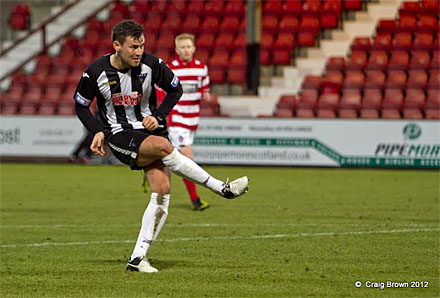 Andy Barrowman scores 1-1