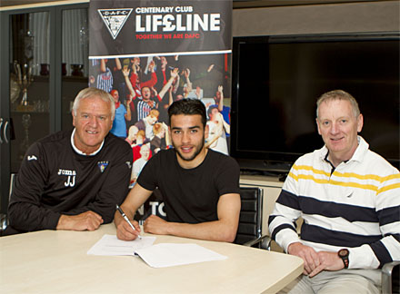 Faissal signs