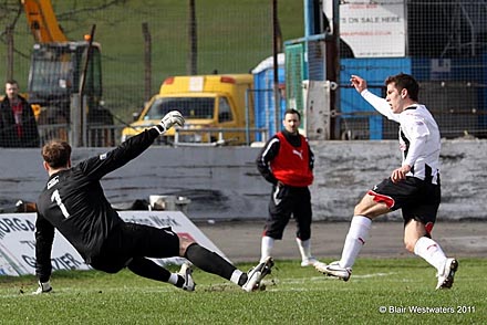 Liam Buchanan scores for Dunfermline