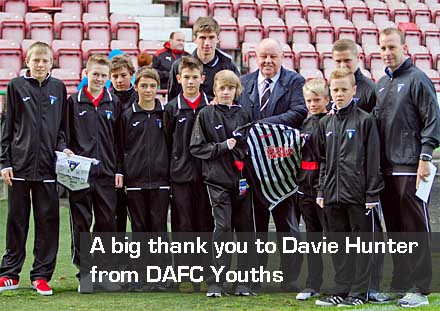 Davie with players from left to right: Jake Wood, Keir Macaulay, Joseph Mitchell, Luke Smith, Gregor Jordan, Ryan Williamson, Fraser Canning, Davy, Mackenzie Kelly, Craig Henderson, Gavin Paterson, Stephen Wright.