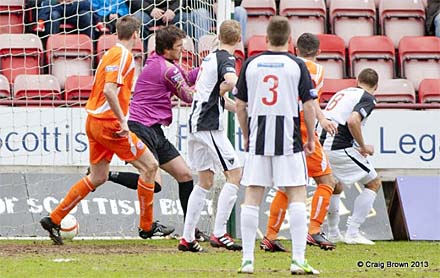 Dunfermlin?e Athletic v Forfar Athletic Irn Bru First Division Play Off East End Park 11 May 2013 Iain Campbell`s corner goes straight in (c) Craig Brown 