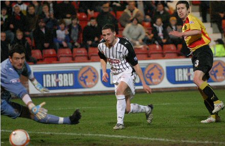 Steven McDougall equalises against Partick Thistle