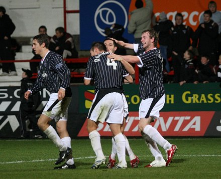 Gary Mason celebrates winner v Dundee United