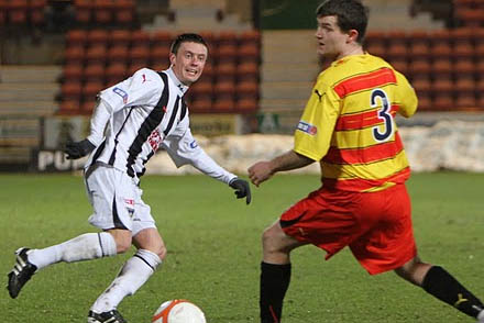 Paddy Boyle playing against Dunfermline