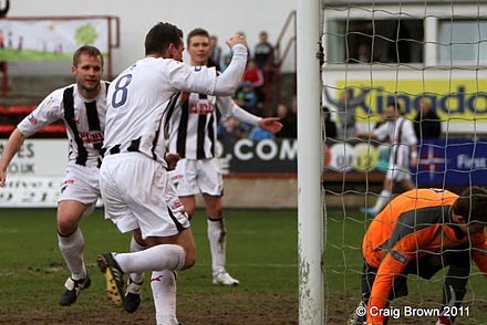 Martin Hardie scores v Stirling Albion